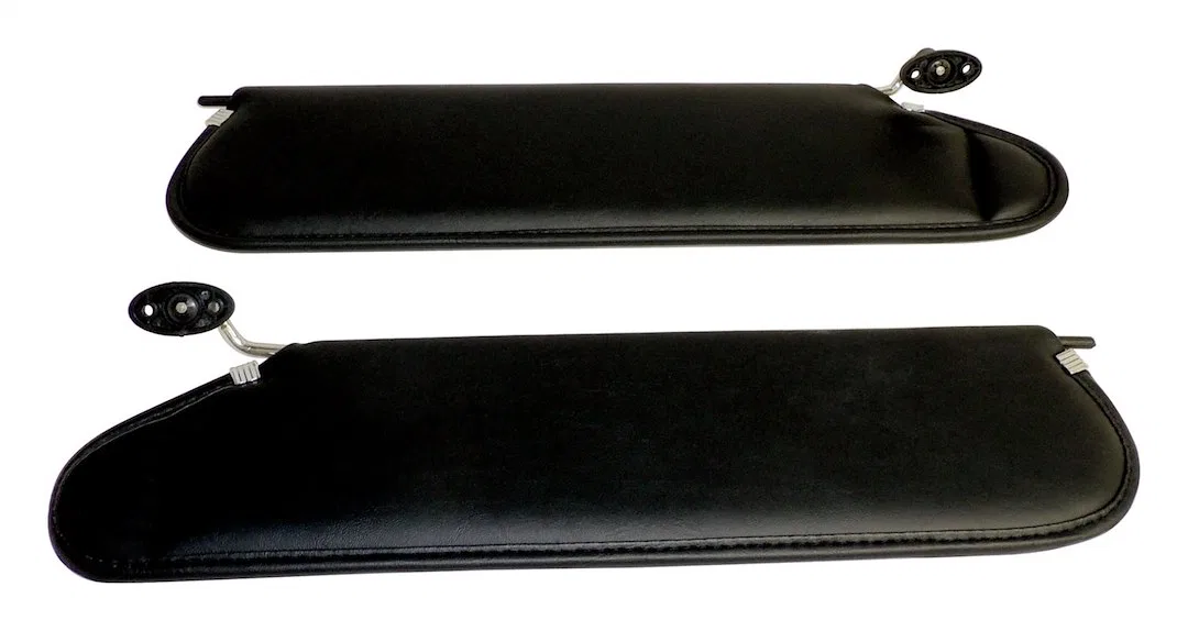 RT52004 – CROWN AUTO Sun Visor, Without Mirror Black Vinyl Set Of 2 With Brackets